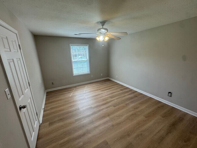 Building Photo - 5508 Fenway Ln