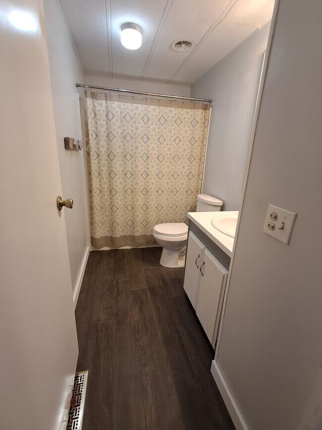 Building Photo - Seabeck 3 Bedroom Oasis Available for Rent...
