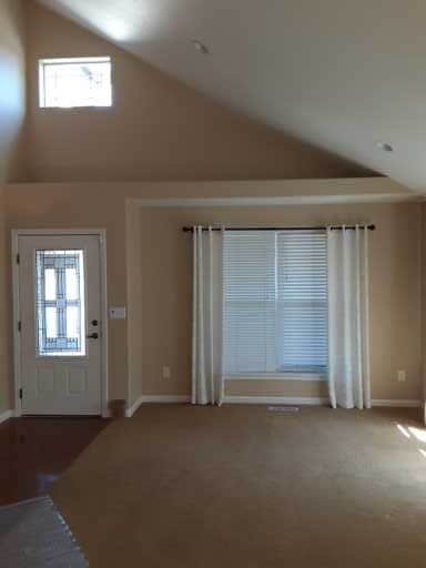 Building Photo - 657 Spring Valley Dr