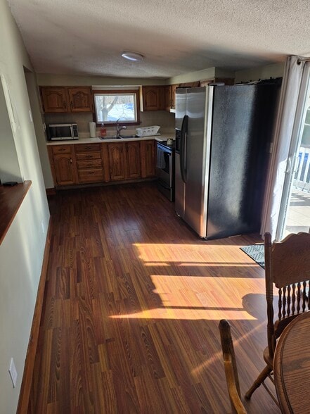 Kitchen/Dining Area - 1104 Tacoma St