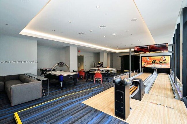 Building Photo - 1010 Brickell Ave