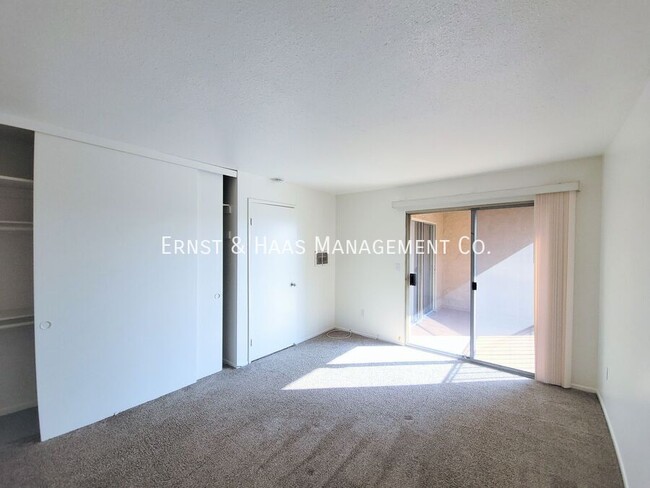 Building Photo - Wonderful  1-Bedroom Garden Apartment with...