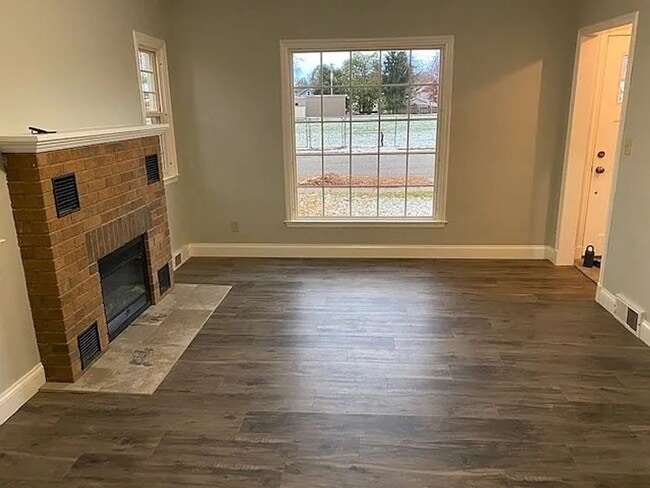 Building Photo - Click the “Apply Now” button or email wapmrentals@gmail.com for a prompt response.