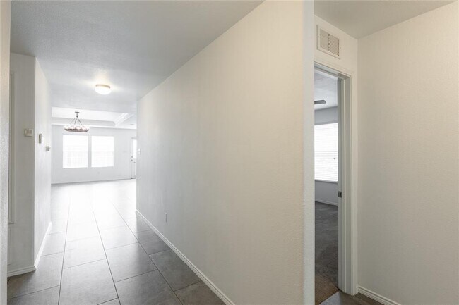 Building Photo - 3105 Adrian Creek Dr
