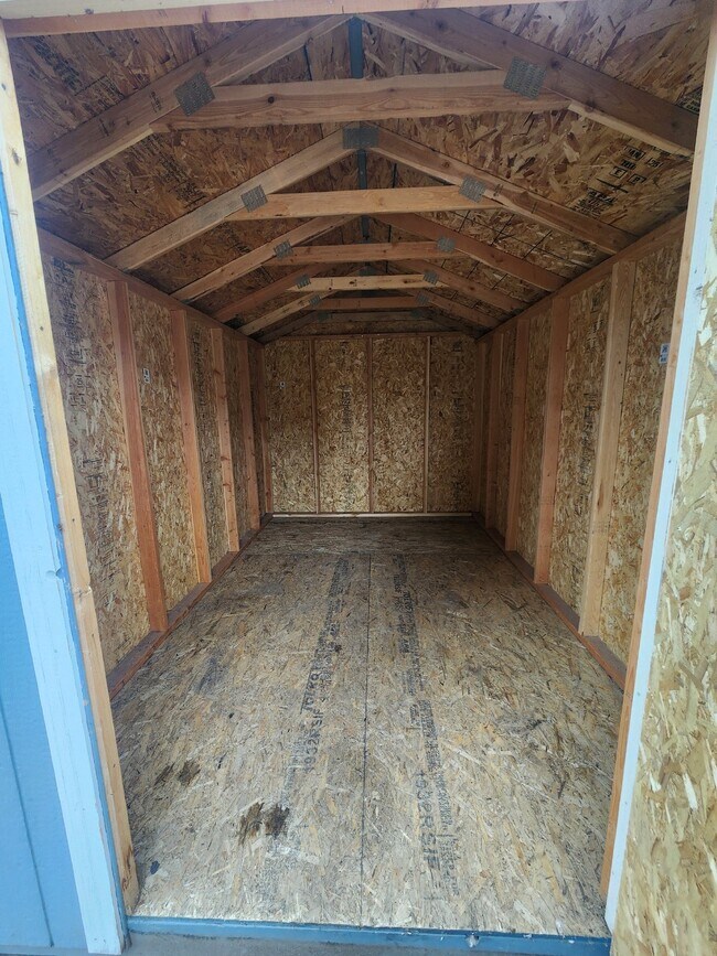 Building Photo - Very Large 3BR, 3BTH, Full Basement, Near Black Bay Park in Post Falls