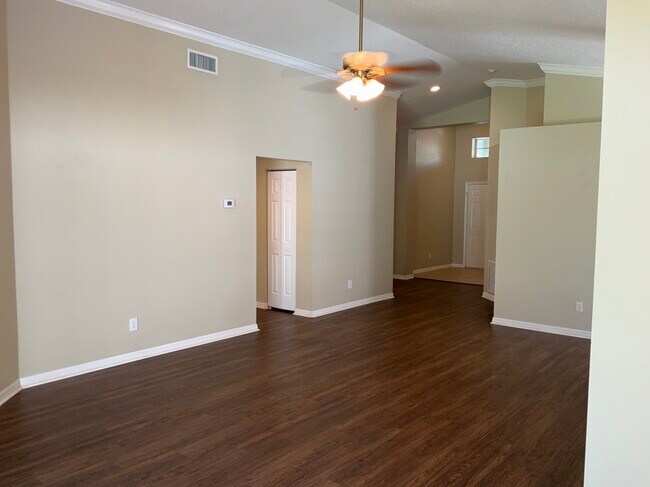 Building Photo - 27512 Sky Lake Cir