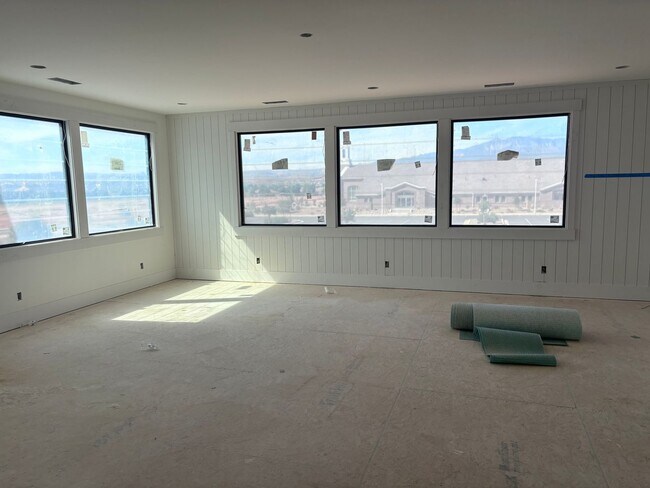 Building Photo - 329 Climber Wharf Ln
