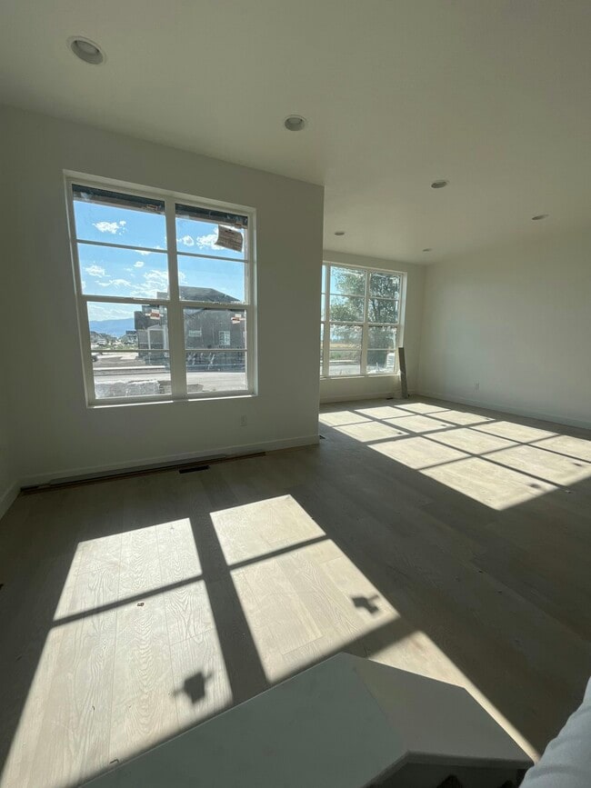 Building Photo - 3348 W 1570 N
