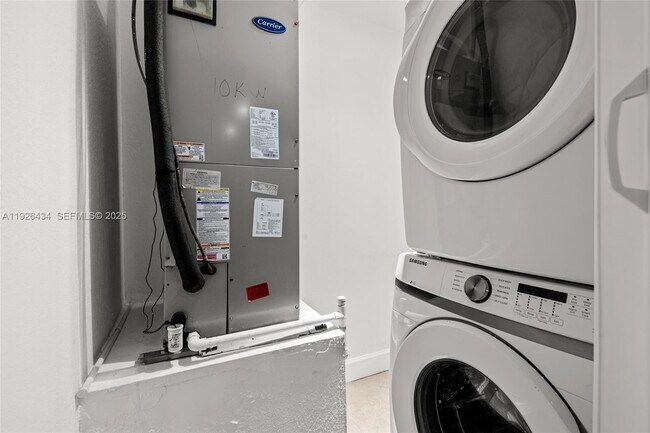 Building Photo - 1472 SW 44th Ave