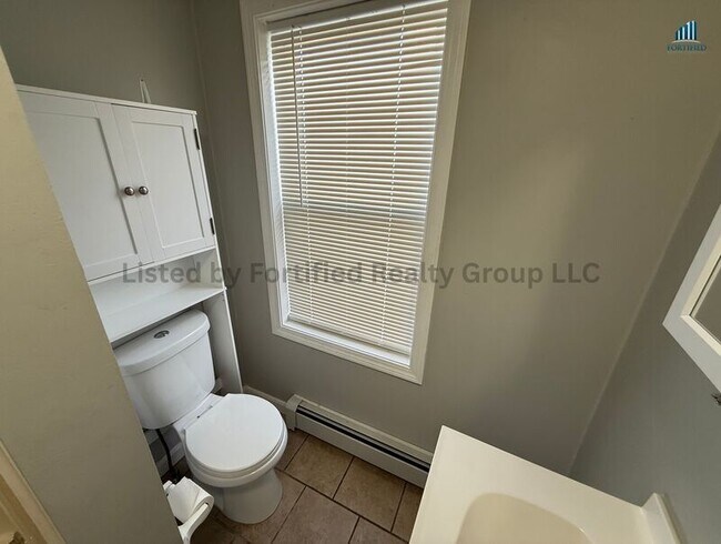 Building Photo - 41 Donnelly St