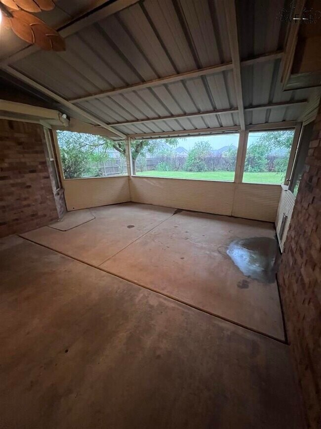 Building Photo - 6031 Van Dorn Dr