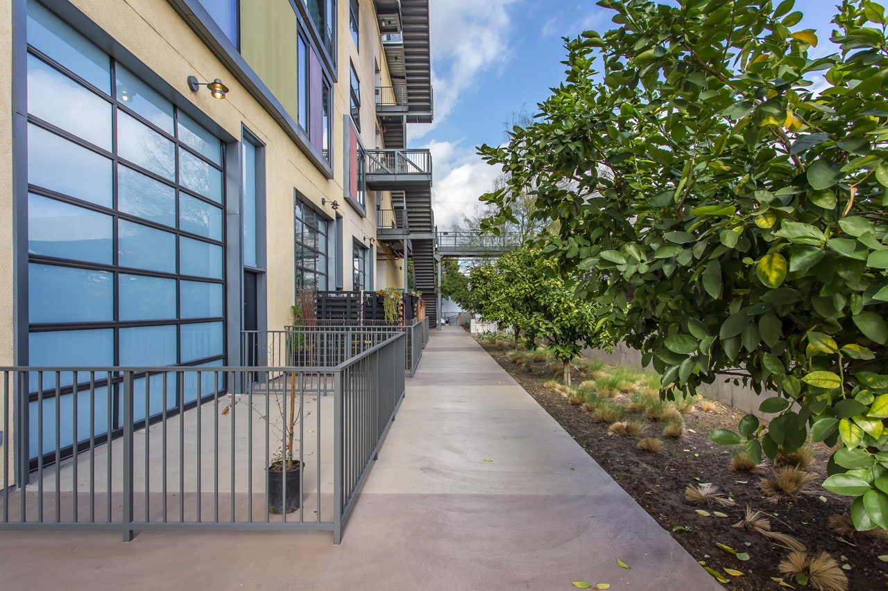 Building Photo - 200 N San Fernando Rd