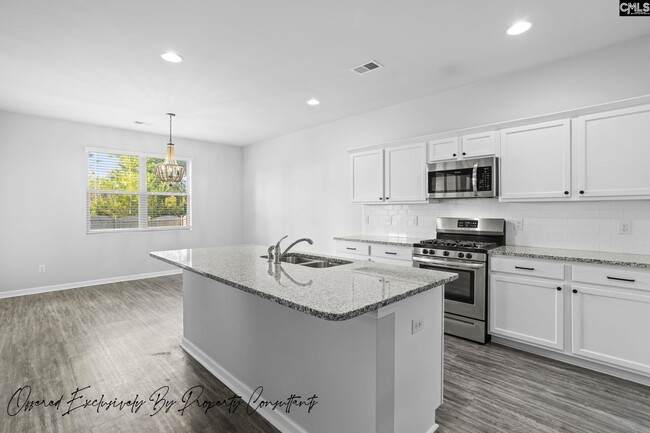 Building Photo - 548 Rimer Pond Rd