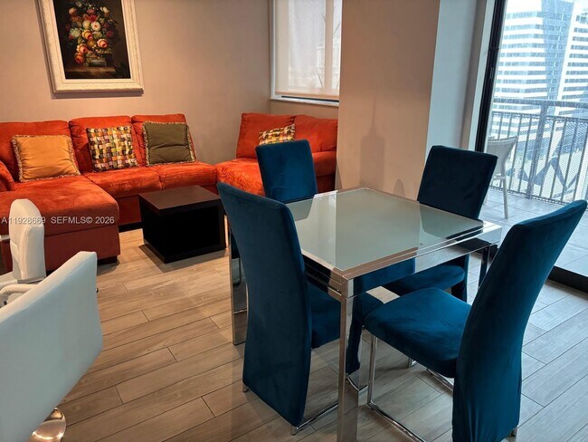 Building Photo - 999 SW 1st Ave