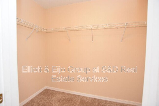 Building Photo - 6233 Napa Dr