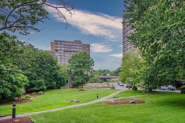 Building Photo - 250 Hammond Pond Pkwy