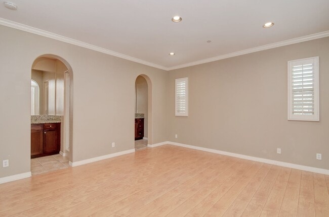 Building Photo - Stunning Upgraded Home in Irvine’s Premier Woodbury Community