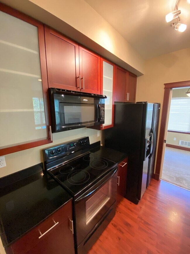 Building Photo - 259 W Bakerview Rd