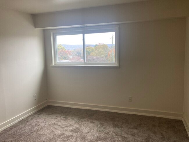 Bedroom 2 - 620 6th Ave