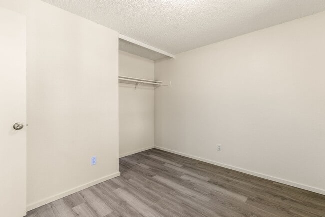 Building Photo - 2 bedroom, 1 bath near Mt. Tabor in SE Por...