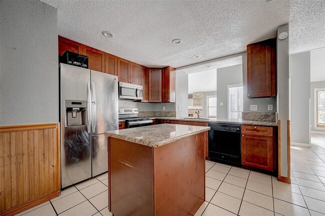 Building Photo - 13850 Walnut Hollow Ln