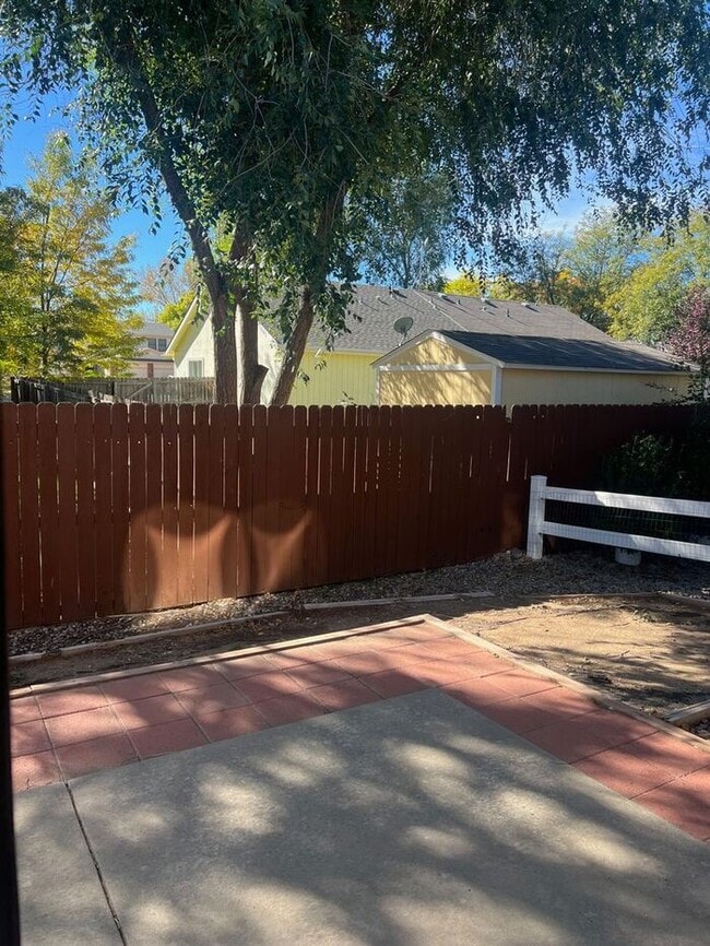 Building Photo - Large 3 bed 2.5 ba Duplex In West Loveland