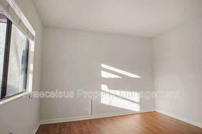 Building Photo - 1535 Apache Dr