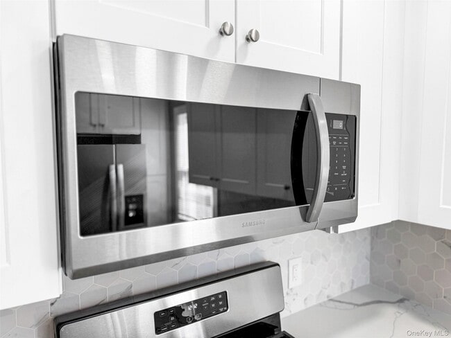 Building Photo - 5 Madison St