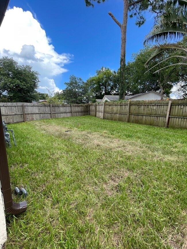 Building Photo - 660 Macduff Ln