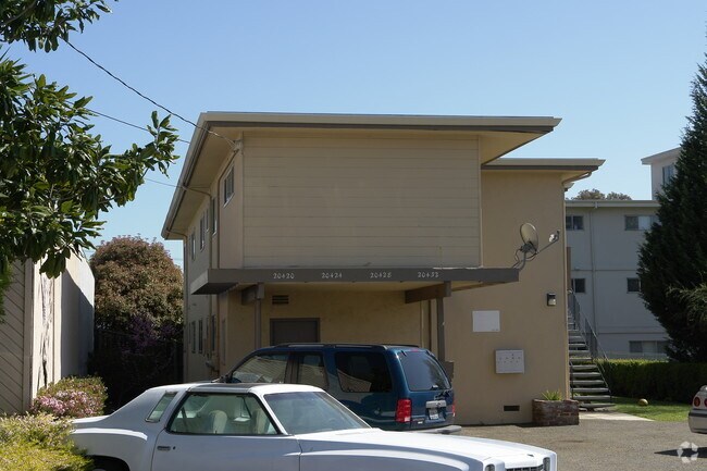 Building Photo - 20420-20432 Park Way