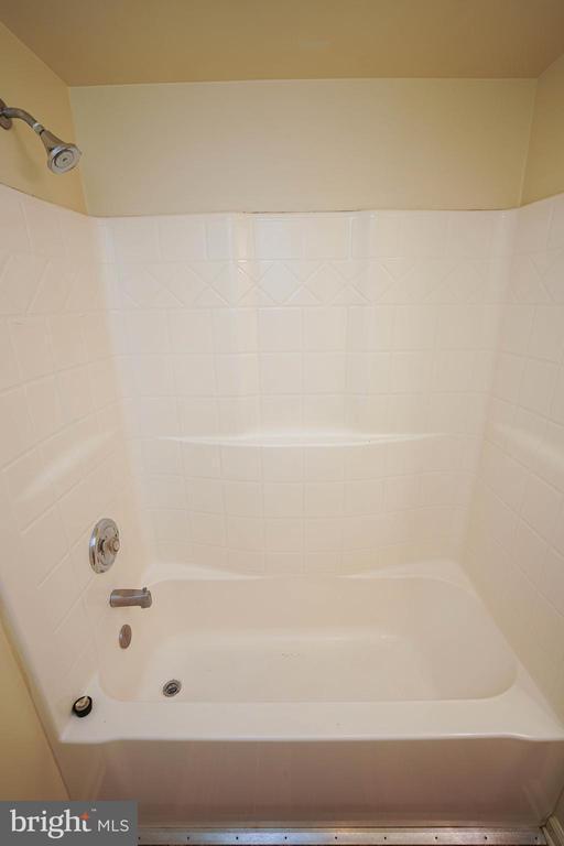 Building Photo - 401 Newton Terrace