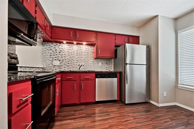 Building Photo - 2404 N Bronze Tree Dr