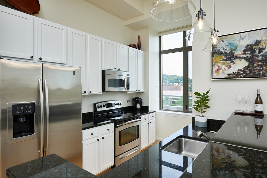 Building Photo - 2720 S Arlington Mill Dr