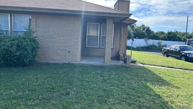 Primary Photo - 2 Bedroom/2 Bathroom Duplex
