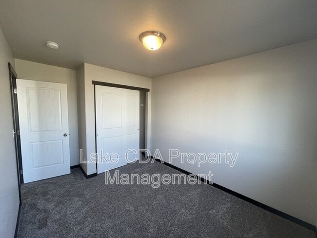 Building Photo - 12397 N Cavanaugh Dr