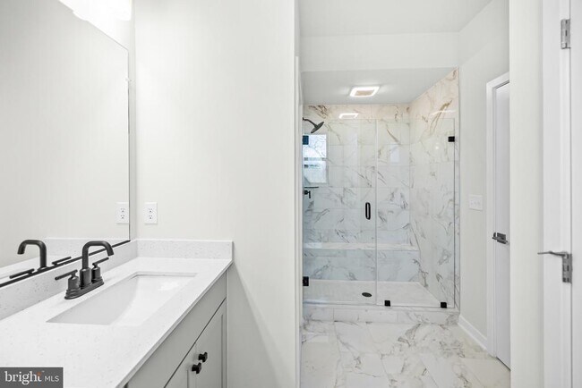 Building Photo - 6236 Folly Ln