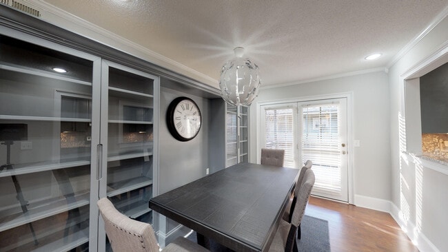 Building Photo - Dilworth Edge 3 Bedroom Condo for Rent