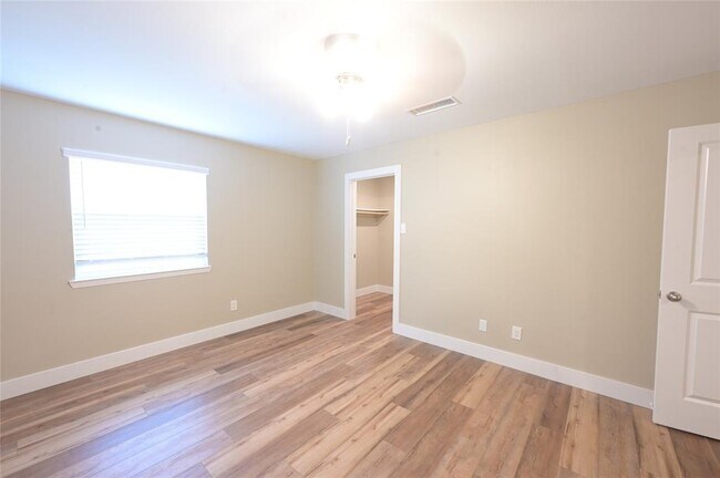 Building Photo - 2106 S Colorado St