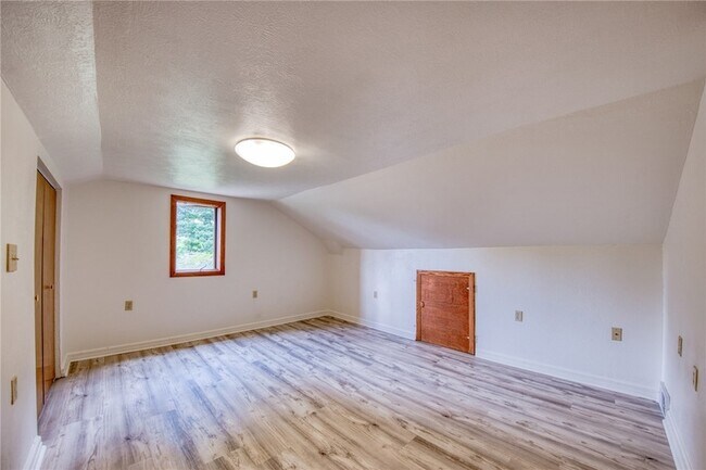 Building Photo - 4465 Mt Troy Rd Ext