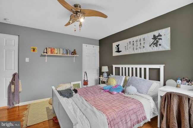 Building Photo - 416 E Flora St