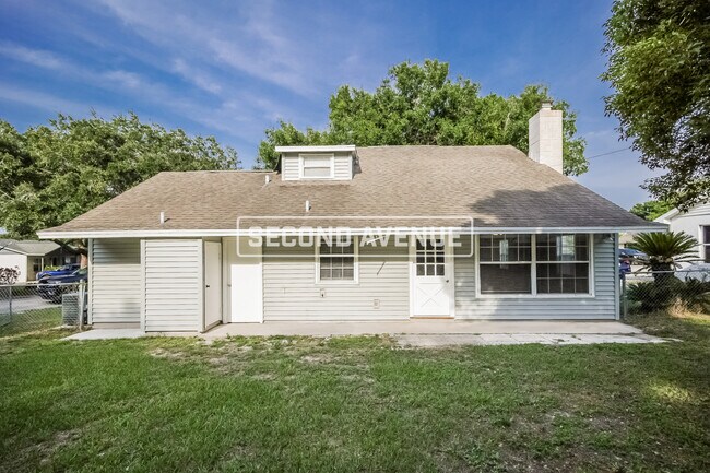 Building Photo - 223 Carla Ann CT