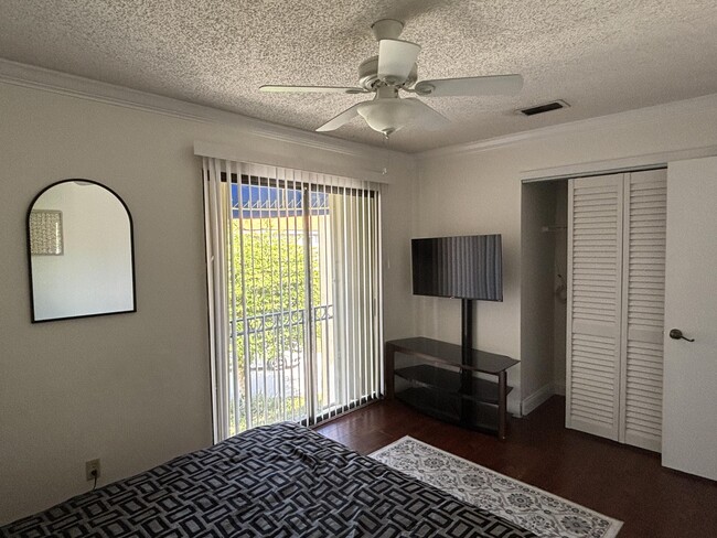 Building Photo - 1760 Shoreside Cir