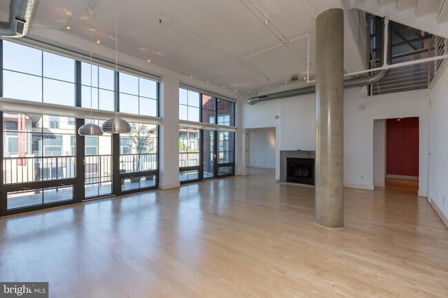 Primary Photo - 2328 Champlain St NW
