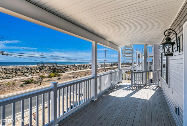 Building Photo - 250 Ocean Ave