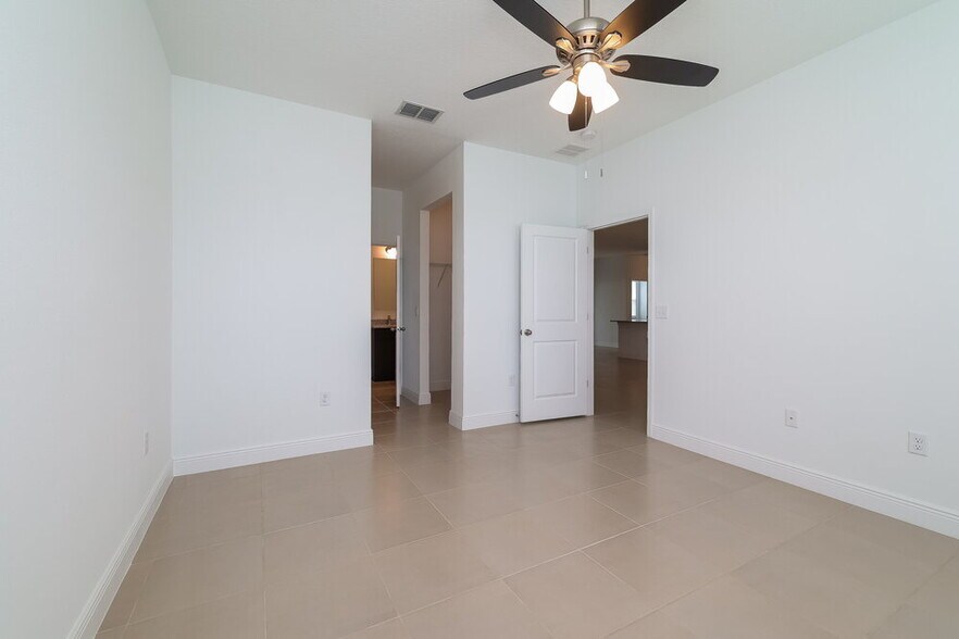 Building Photo - 602 Madrid Dr