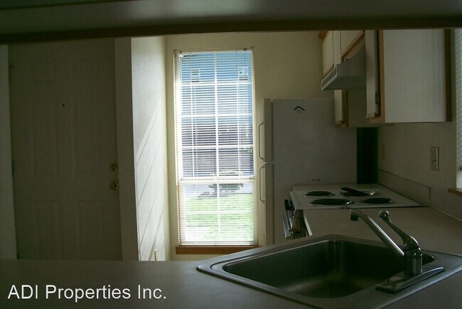 Building Photo - 2 br, 2 bath House - 10362 SW Riley Ct.