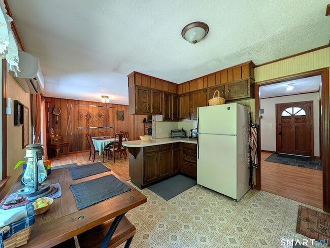 Building Photo - 17 Colebrook Rd
