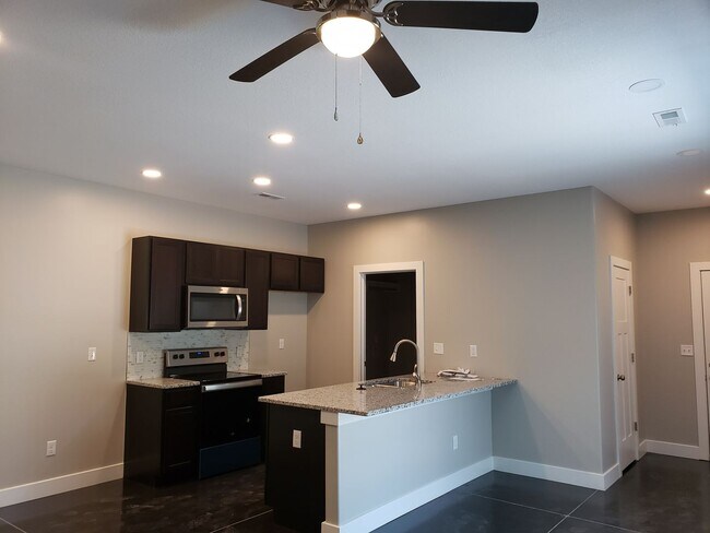 Building Photo - 4955-4953 Morris