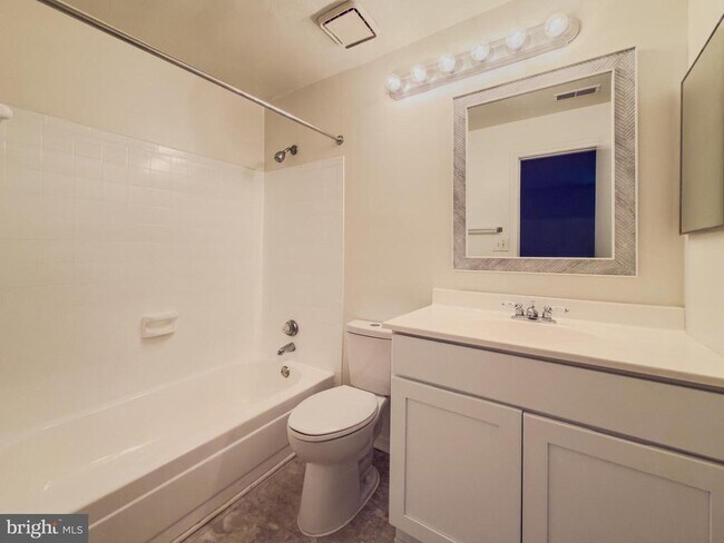 Building Photo - 18520 Boysenberry Dr