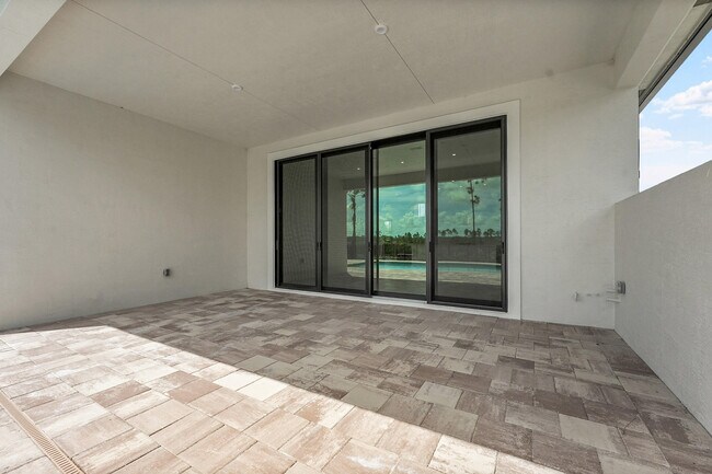 Building Photo - 13920 Vivant Dr
